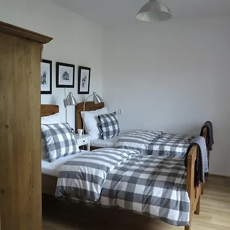 Pod Lipou Apartment *